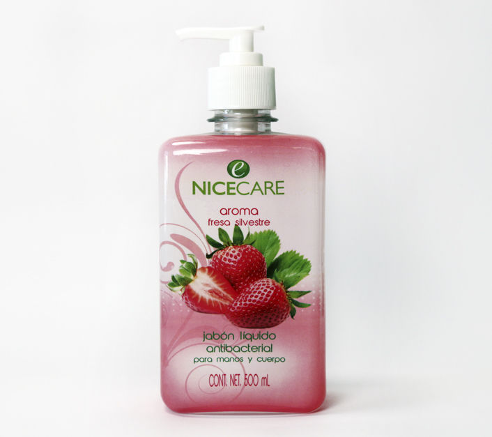 Pojedyncza tablica PETG o masie całkowitej 1000 kg idealnie nadaje się do etykietowania z kurczącym się rękawem